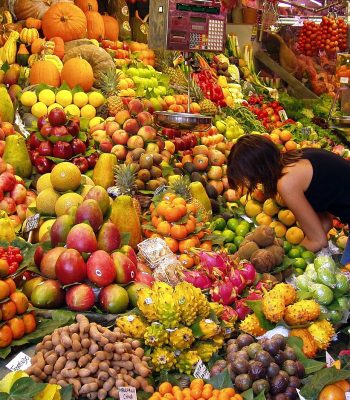 Fruit_Stall_in_Barcelona_Market